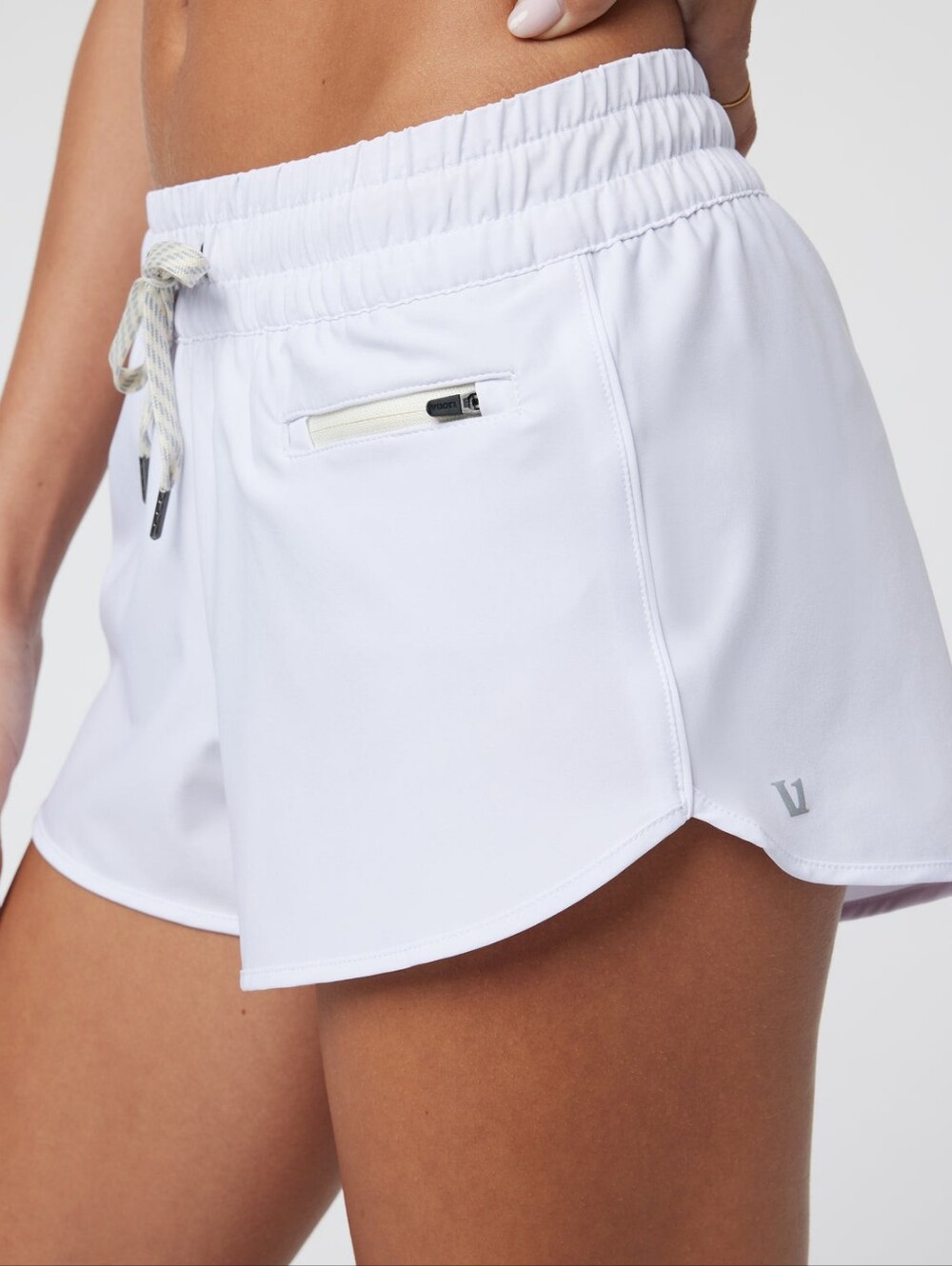 Vuori Clementine 2.0 Short 4" White Medium - Picture 3 of 6